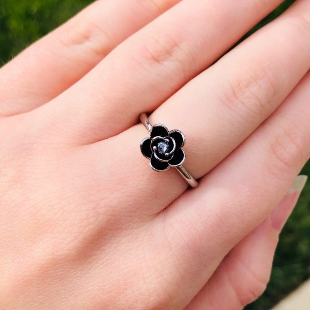 Vintage Antique Rose Flower Shape Ring - Picture 3 of 3